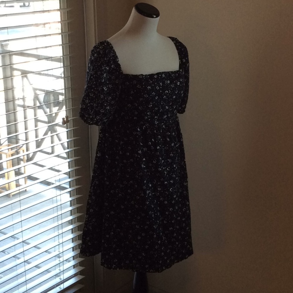 NWT Cap Sleeve Eyelet Dress
